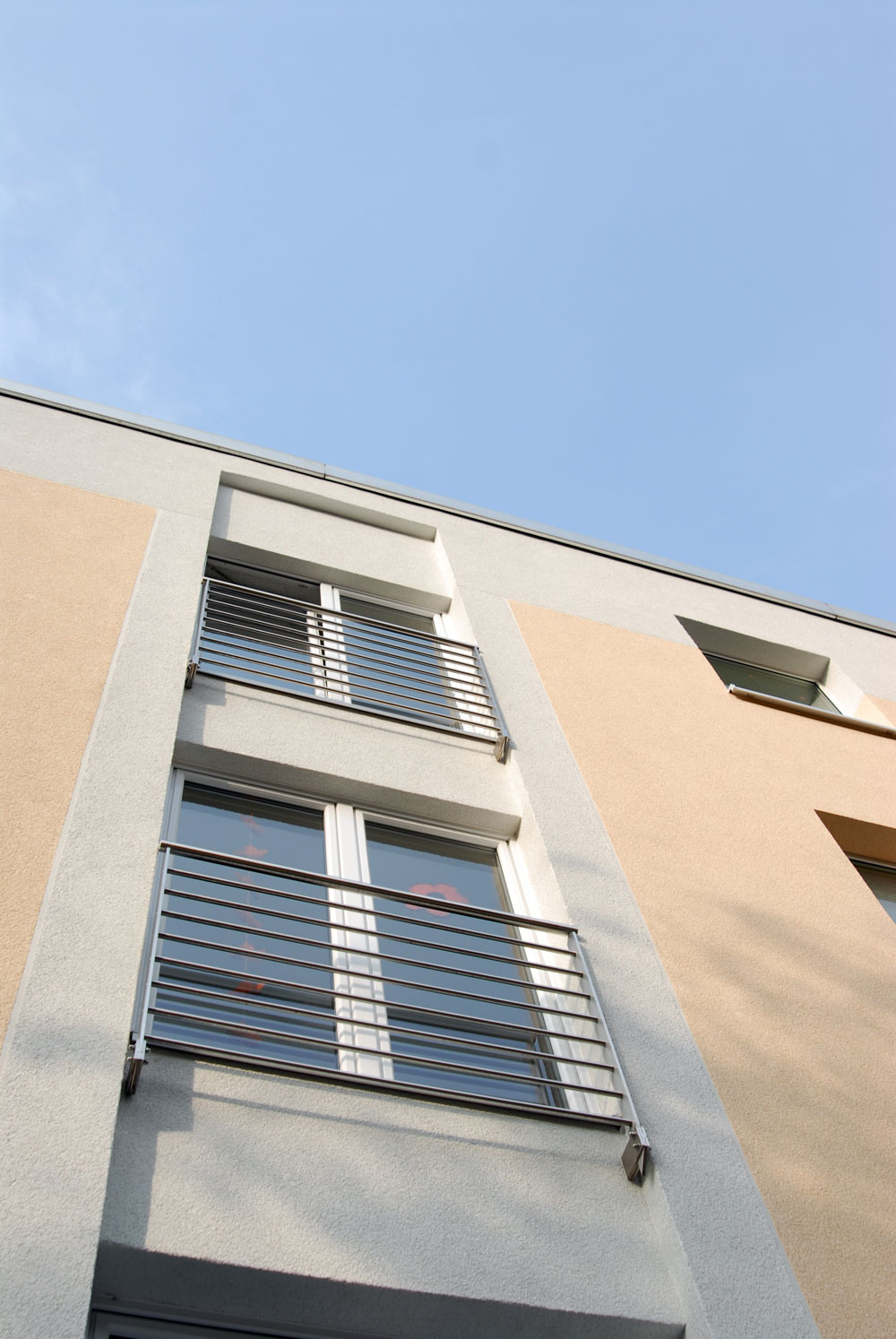  Flottmannstraße: Energetische Gebäudesanierung, kontruktive Umgestaltung der Eingänge, System Brillux 