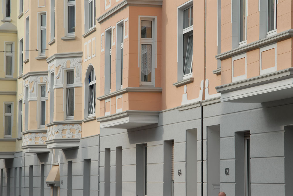  Bochumer Straße/Otto Hue Straße: Sanierung von 2 Straßenzügen, Anstrich Siliconharzsystem 