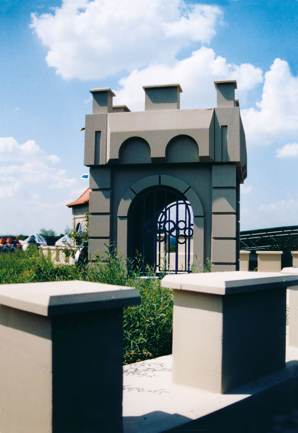  Umgestaltung eines Flachdach-Gebäudes zu einer Ritterburg 