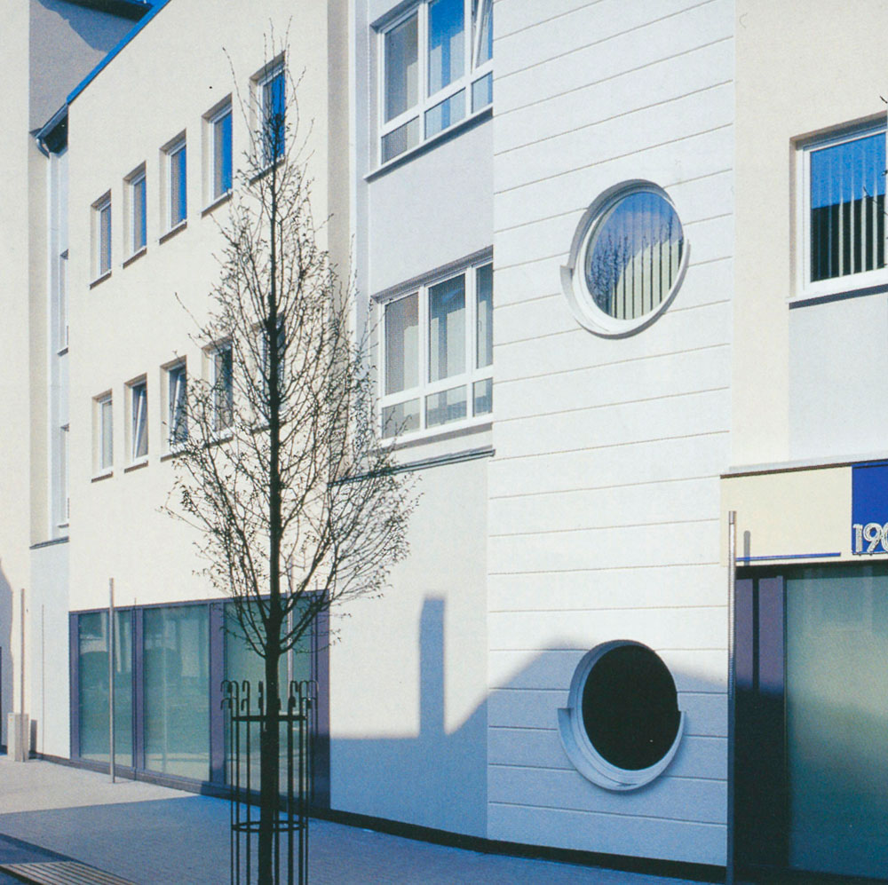  Neubauprojekt Thomas Carree in Velbert, Auftraggeber Bilfinger Berger AG, Investoren u.a. Paul Breitner und Lothar Matthäus, WDVS Brillux 